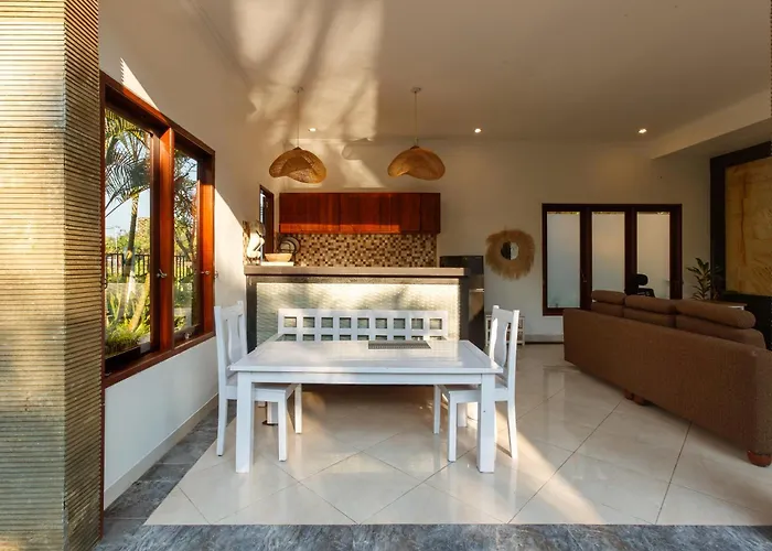 Villa Jungle Serenity 2br Pool Near Center *