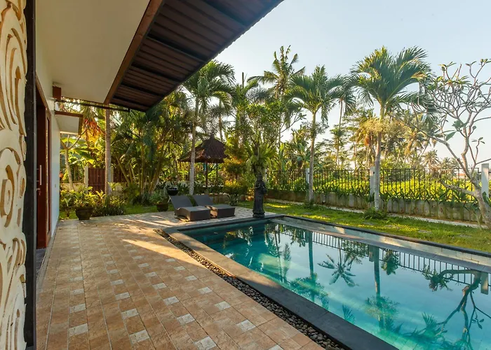 Villa Jungle Serenity 2br Pool Near Center