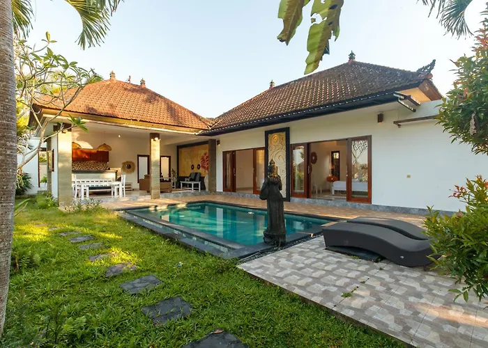 Villa Jungle Serenity 2br Pool Near Center *